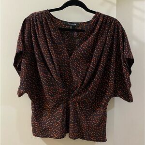🎈Forever21 Navy Red  Polka blouse / top size M casualwear